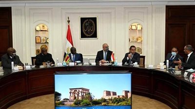 وزير الإسكان يعرض على نظيره الزيمبابوي التجربة العمرانية المصرية في عهد الرئيس السيسي