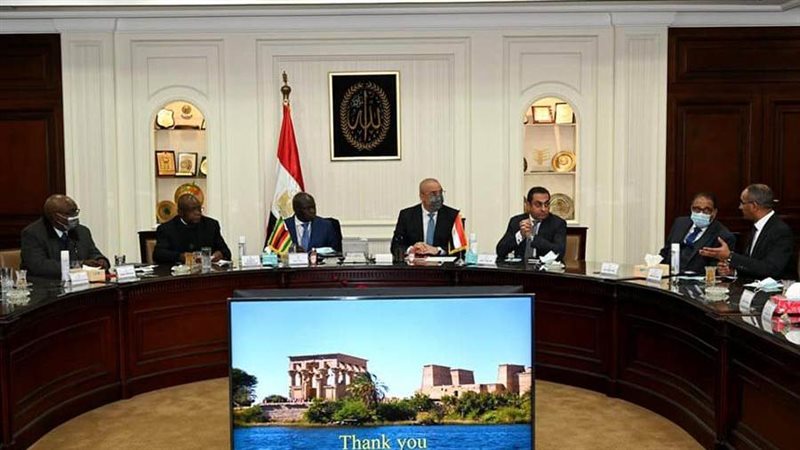 وزير الإسكان والسيد