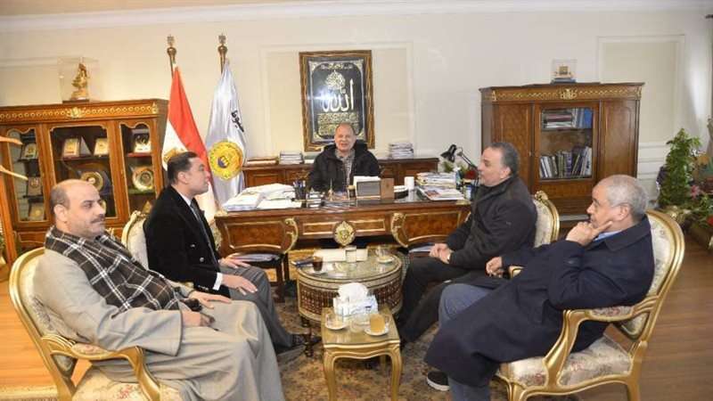 محافظ أسيوط يواصل