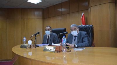 محافظ المنيا يتابع نسب ومعدلات تنفيذ مشروعات المبادرة الرئاسية 