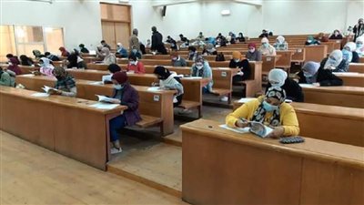 جامعة القاهرة تنتهي من امتحانات ربع مليون طالب وطالبة