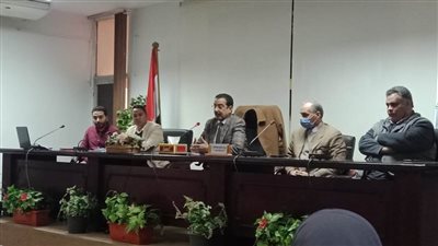 محافظ أسيوط يعلن دعمه الكامل للبرامج التدريبية لتطوير أداء المراكز التكنولوجية