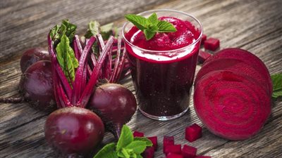 مشروب أحمر يمكن أن يخفض ضغط الدم خلال 24 ساعة
