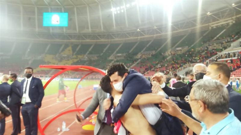 الوزير فى أرض ملعب