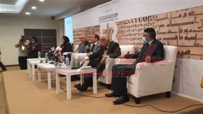 الوقوف دقيقة حدادًا على الكاتب الصحفي ياسر رزق بمعرض الكتاب