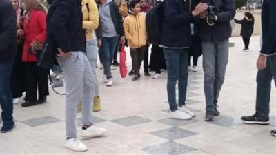 ساحة الشهداء تشهد إقبالا كبيرا من مواطني بورسعيد وزائريها