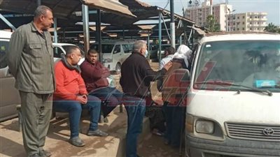 التزام السائقين بتعريفة الأجرة خلال نقل الركاب بكفر الشيخ