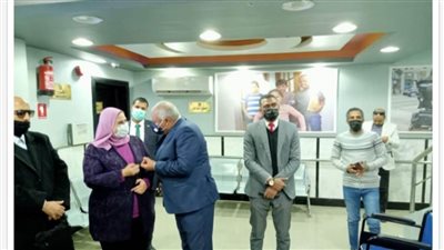 وزيرة التضامن تتفقد مركز الدكتور حسن حلمي أثناء زيارتها بالوادي الجديد