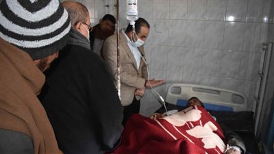 سكرتير عام المنيا يتابع الحالة الصحية لمصابي حادث تصادم بالصحراوي الشرقي