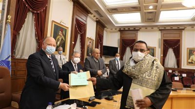 محافظ القاهرة يضع نهاية قانونية لعدد من واضعي اليد والمستثمرين