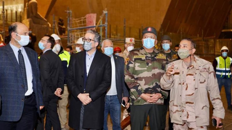 الدكتور خالد العناني