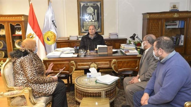 محافظ أسيوط يلتقي