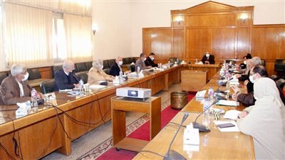 وزير الرى يتابع موقف مشروعات تأهيل المساقي والتحول للري الحديث بمحافظة القليوبية