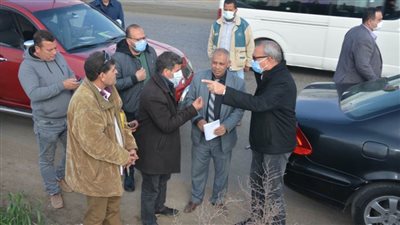 محافظ القليوبية يحذر أصحاب معارض السيارات والمخازن المخالفة بالزراعى بإزالتها بمعرفتهم 