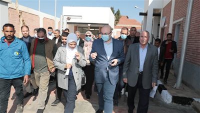 محافظ بني سويف يتفقد توصيل الصرف الصحي لقرية أبوالقاسم بالمساهمة المجتمعية