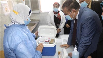 1700 فرقة ثابتة ومتنقلة لتطعيم المواطنين بلقاح كورونا بـ”المنوفية“