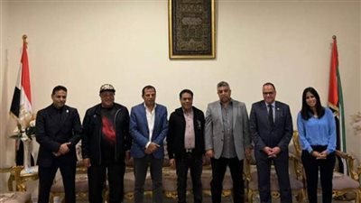 وفد الأهلي يلتقي الجالية المصرية ومباريات مهمة في أوروبا| يحدث اليوم