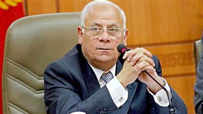 محافظ بورسعيد يتفقد سير العمل بالمركز التكنولوجى لخدمة المواطنين ببورفؤاد.