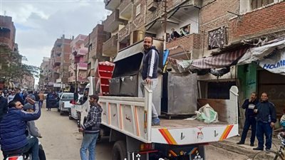 غلق وتشميع ١٦ محلًا وكشكًا غير مرخص بحي ثان الإسماعيلية