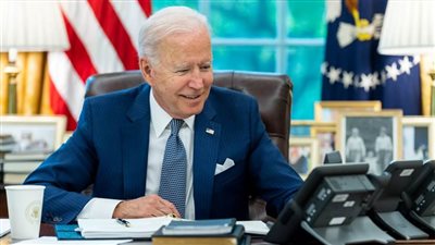 البيت الأبيض: بايدن وماكرون يبحثان الوضع حول أوكرانيا