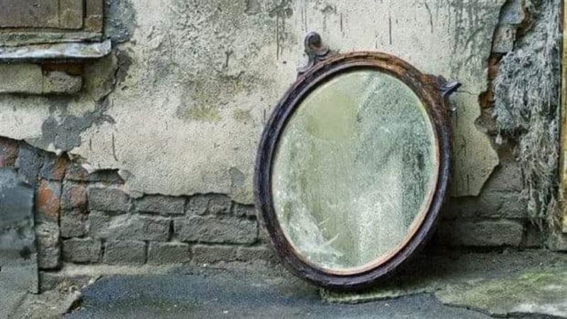 المرآة القاتلة