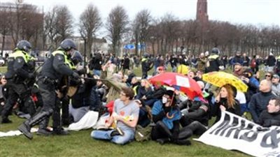 مقاطعة كندية ترفع جميع قيود كوفيد وسط الاحتجاجات