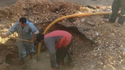 إصلاح  كسر مفاجئ بماسورة مياه بعزبة بكرى بالإسماعيلية