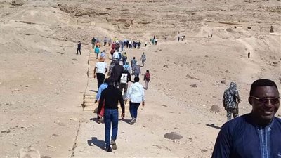وفد سياحي أفريقي من 3 دول يزور المناطق الآثرية بالمنيا