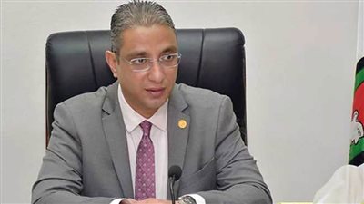 محافظ الفيوم يتفقد ورش صناعة الفخار بالنزلة