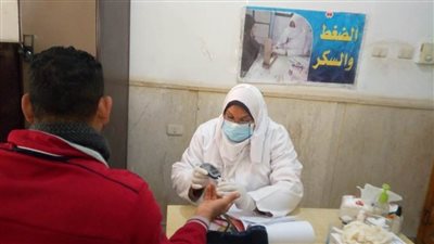 الكشف على ١٣٥٤ مواطناً فى قافلة طبية مجانية بقرية الأنشا بالبحيرة