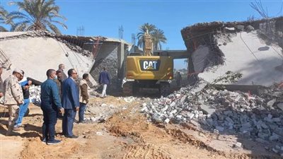 نائب محافظ المنيا يقود حملة مكبرة لإزالة تعدٍ على أراضي أملاك الدولة بالجرنوس