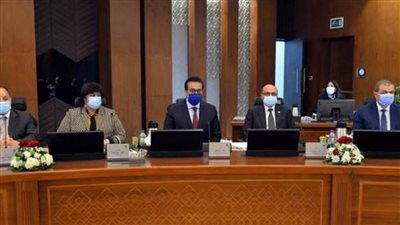 وزير التعليم العالي يستعرض الموقف الوبائي محلياً وعالمياً