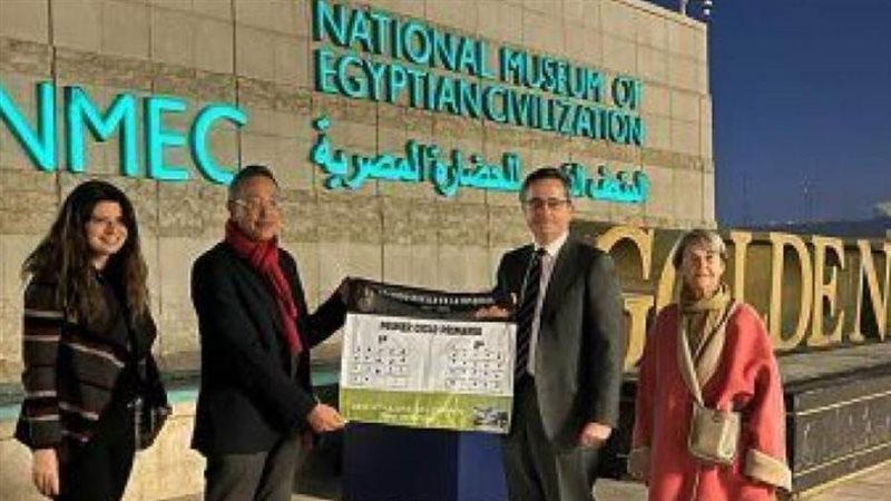 مدرسة إسبانية تهدي