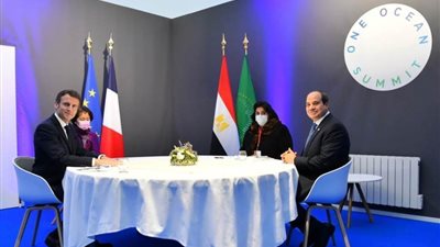 الرئيس السيسي يؤكد على ما توليه مصر من أهمية خاصة لتعزيز التعاون مع فرنسا في مختلف المجالات
