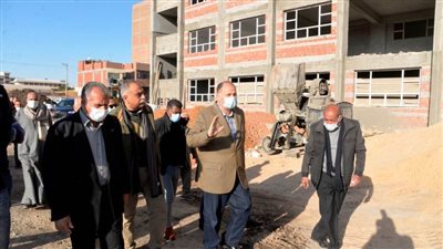 محافظ أسيوط يتفقد أعمال إنشاء مدرسة 30 يونيو الرسمية بحي غرب