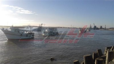 استئناف حركة الملاحة بكفر الشيخ وانطلاق مراكب الصيد عقب تزويدها بالوقود