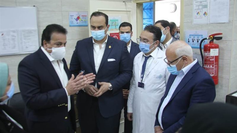 وزير الصحة ومحافظ