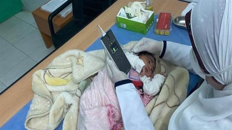 فحص طفل حديث ولادة