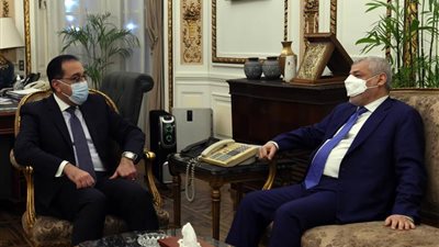 مدبولي يبحث مع شركة إماراتية مقترح مشروعات تحلية للمياه والهيدروجين الأخضر