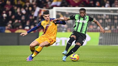 روما يتعادل مع ساسولو 2/2 في الدوري الإيطالي لكرة القدم