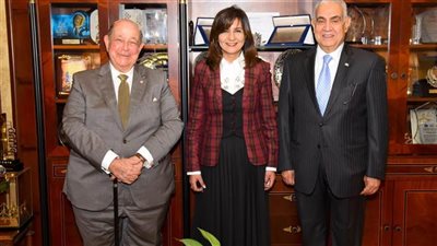 وزيرة الهجرة تلتقي وفدًا من جمعية رجال الأعمال المصريين لبحث المشاركة في 