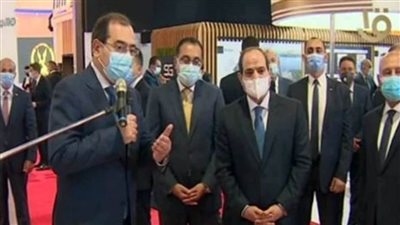 الرئيس السيسي يقوم بجولة تفقدية في معرض مصر الدولي للبترول 