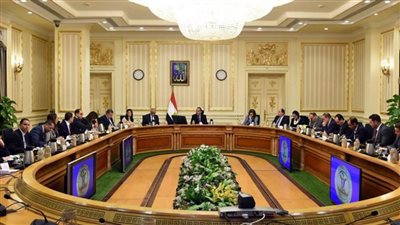 مجلس الوزراء يعرض ما تحقق في ملف التنمية الاقتصادية ورفع كفاءة الأداء الحكومي 