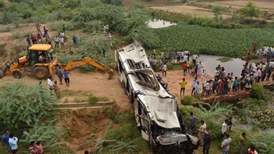 مقتل وإصابة 19 شخصا جراء سقوط شاحنة في نهر بالهند