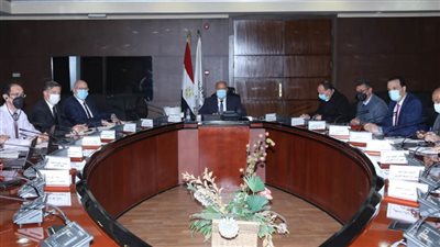 وفد البنك الدولي يشيد بمشروعات وزارة النقل