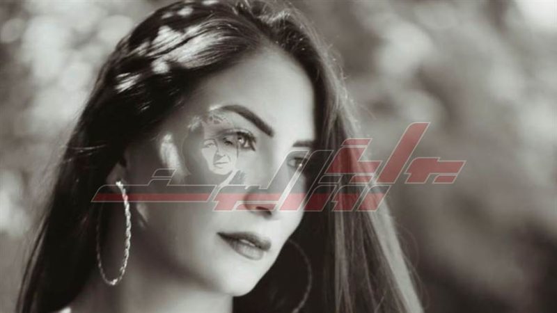الفنانة مايان كرم