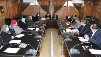 رئيس جامعة قناة السويس يبحث جاهزية الكليات  للفصل الدراسي الثاني