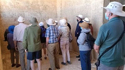 وفد متعدد الجنسيات يزور منطقة آثار تل العمارنة بالمنيا