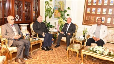 محافظ أسيوط يلتقى رئيس جهاز تعمير الوادى الجديد لمناقشة مشروعات مبادرة حياة كريمة