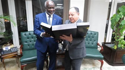 وزير المالية في لقائه مع نظيره السوداني:القطاع الخاص قاطرة النمو الاقتصادي